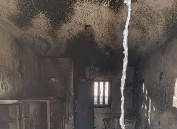 أسرى يحرقون زنازينهم في سجن النقب